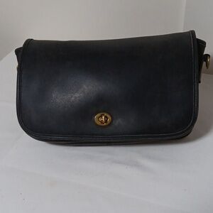 COACH Vintage RIDGEFIELD ORIGINAL Black Shoulder or Crossbody Bag